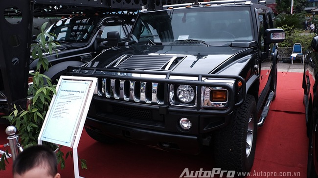 Hummer H2 bọc thép chống đạn của Việt Nam