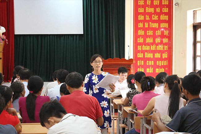 Giáo viên chủ nhiệm họp phụ huynh học sinh đầu năm học mới