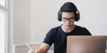 Tuyển sinh vừa học nghề vừa làm hệ trung cấp