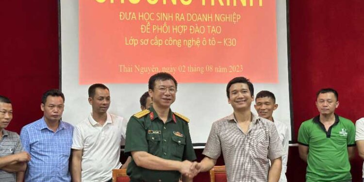 chuong trinh ký kết hợp tác đào tạo và tiếp nhận học viên sau khi tốt nghiệp123
