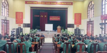 Tư vấn hướng nghiệp cho bộ đội xuất ngũ tại Lữ đoàn 382 năm 2023
