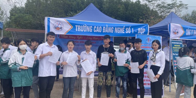 Ngày hội việc làm, Tư vấn hướng nghiệp tuyển sinh trường THPT Trần Phú – huyện Võ Nhai năm 2023
