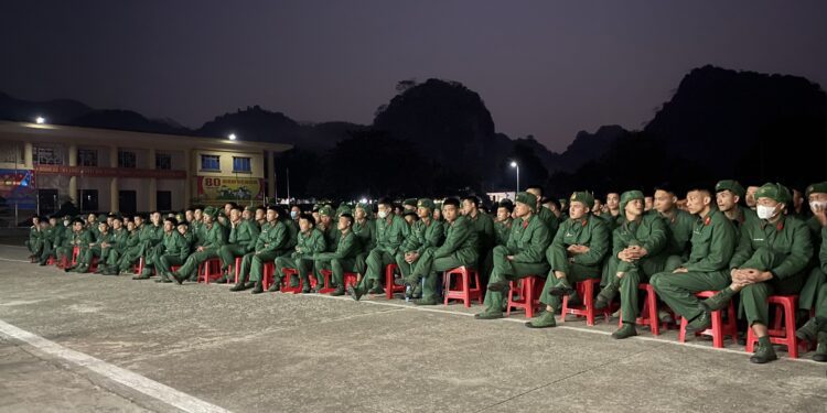 Tổ chức Tư vấn tuyển sinh cho bộ đội xuất ngũ tại Trung đoàn 246.