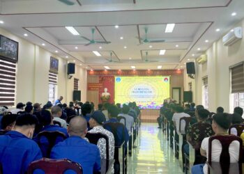 Tổ chức Lễ trao chứng chỉ cho học viên Lớp Kỹ thuật máy lạnh và điều hòa không khí ĐTTX1 – K1, Lớp Hàn ĐTTX3 – K1 và Lớp Lắp đặt và sửa chữa điện gia dụng ĐTTX1 – K1.