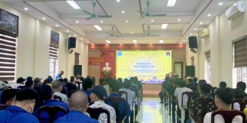Tổ chức Lễ trao chứng chỉ cho học viên Lớp Kỹ thuật máy lạnh và điều hòa không khí ĐTTX1 – K1, Lớp Hàn ĐTTX3 – K1 và Lớp Lắp đặt và sửa chữa điện gia dụng ĐTTX1 – K1.