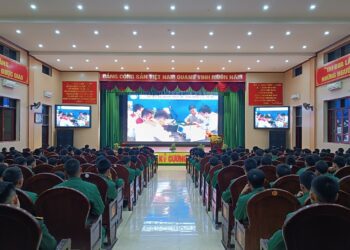 Tư vấn hướng nghiệp cho bộ đội xuất ngũ tại Bộ Tham Mưu/ Quân khu 2.
