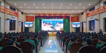 Tư vấn hướng nghiệp cho bộ đội xuất ngũ tại Bộ Tham Mưu/ Quân khu 2.