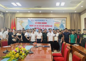 Khai giảng nghề lái xe cơ giới đường bộ hạng B1.1 và hạng C