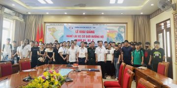 Khai giảng nghề lái xe cơ giới đường bộ hạng B1.1 và hạng C
