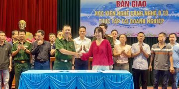 LỄ BÀN GIAO HỌC VIÊN CÔNG NGHỆ ÔTÔ ĐI THỰC TẬP TẠI  DOANH NGHIỆP NĂM 2024