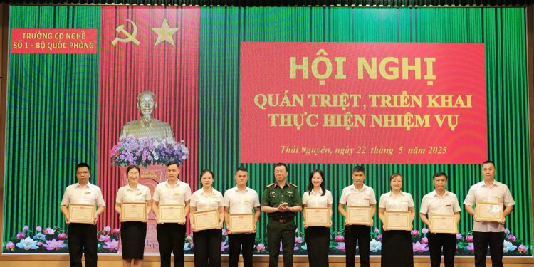 Chào mừng Đại hội Đảng bộ Nhà trường lần thứ VI nhiệm kỳ 2025 – 2030