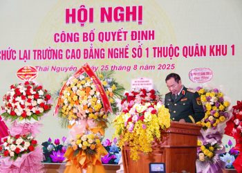 Công bố quyết định tổ chức lại Trường Cao đẳng Nghề số 1 thuộc Quân khu 1