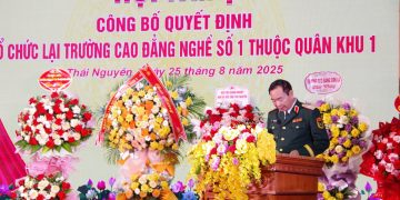 Công bố quyết định tổ chức lại Trường Cao đẳng Nghề số 1 thuộc Quân khu 1