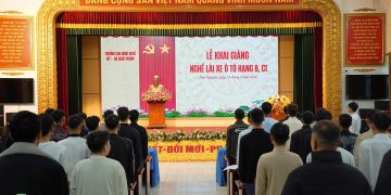 Khai giảng lớp lái xe ô tô hạng B & C1: Học thực chất, thi thực chất