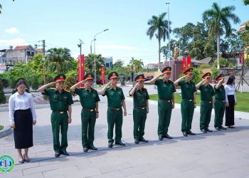 Trường Cao đẳng nghề số 1 dâng hương tri ân tại Bảo tàng Quân khu 1
