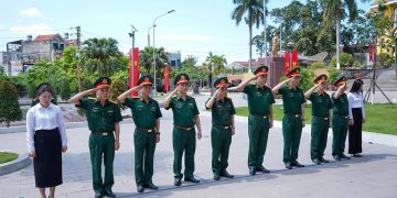 Trường Cao đẳng nghề số 1 dâng hương tri ân tại Bảo tàng Quân khu 1