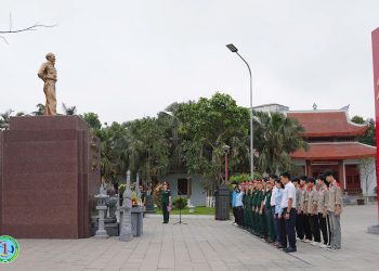 Trường Cao đẳng nghề số 1 dâng hương kỷ niệm 136 năm Ngày sinh Chủ tịch Hồ Chí Minh
