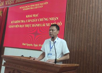 Khai mạc kỳ kiểm tra, cấp giấy chứng nhận giáo viên dạy thực hành lái xe mô tô