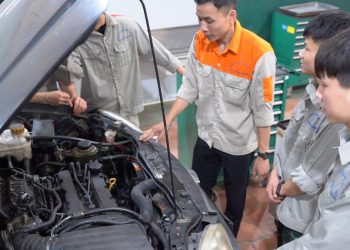 Xe điện phát triển mạnh có khiến ngành công nghệ ô tô lỗi thời?