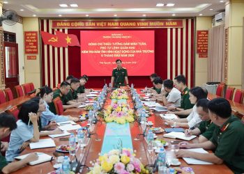 Thiếu tướng Đàm Minh Tuân kiểm tra, nắm tình hình tại Trường Cao đẳng Nghề số 1