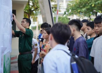 Những gương mặt tân sinh viên ngày đầu đến trường