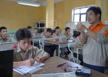Tốt nghiệp ngành Điện Công nghiệp – Bắt đầu từ đâu?