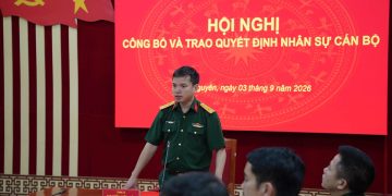 Trường Cao đẳng Nghề số 1 công bố, trao quyết định nhân sự cán bộ
