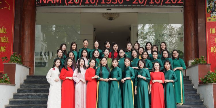 Duyên dáng áo dài – Nét đẹp phụ nữ Trường Cao đẳng Nghề số 1